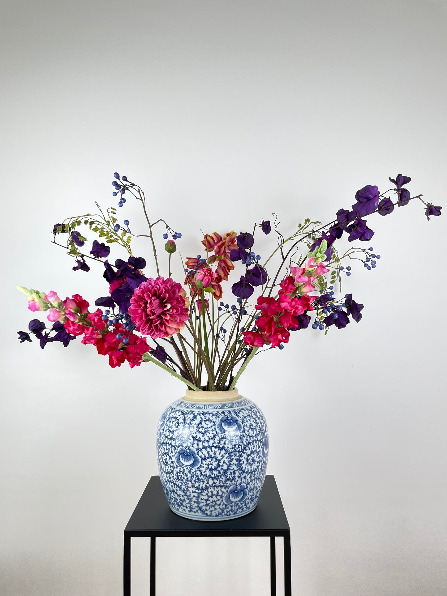 Porzellanvase, weiß blau, handbemalt, 22cm