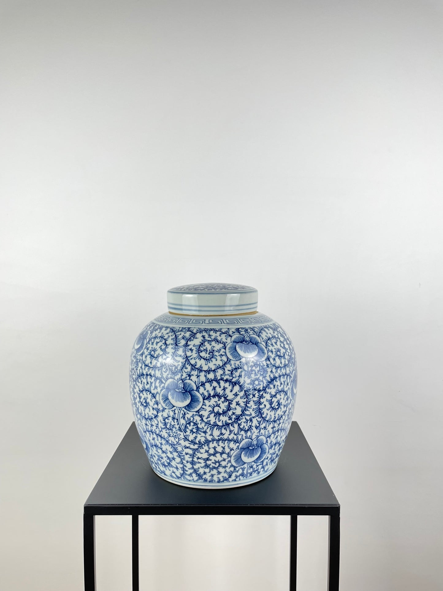 Porzellanvase, weiß blau, handbemalt, 22cm