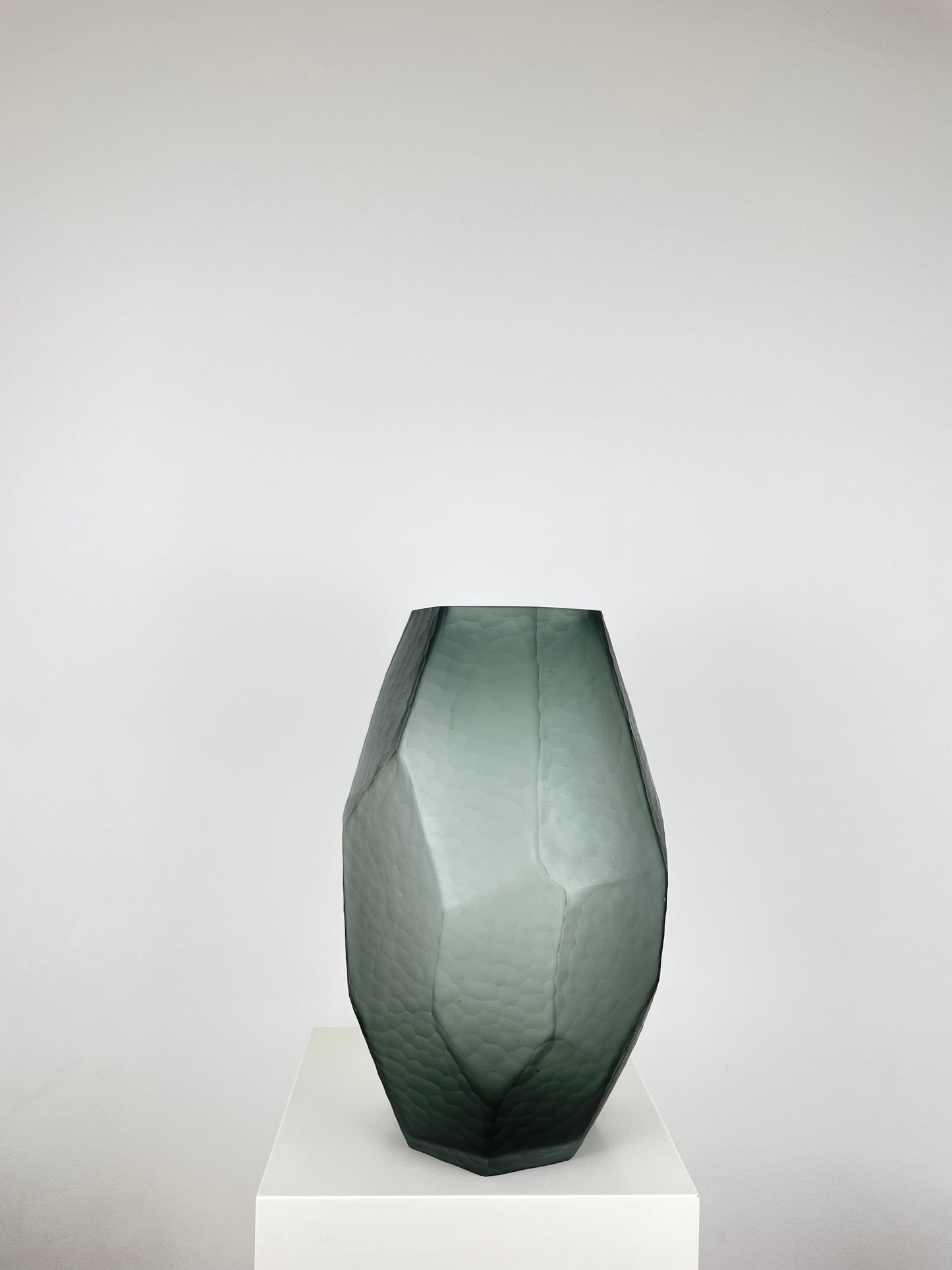 Glasvase, "The Rock medium" mundgeblasen, grau, 33cm
