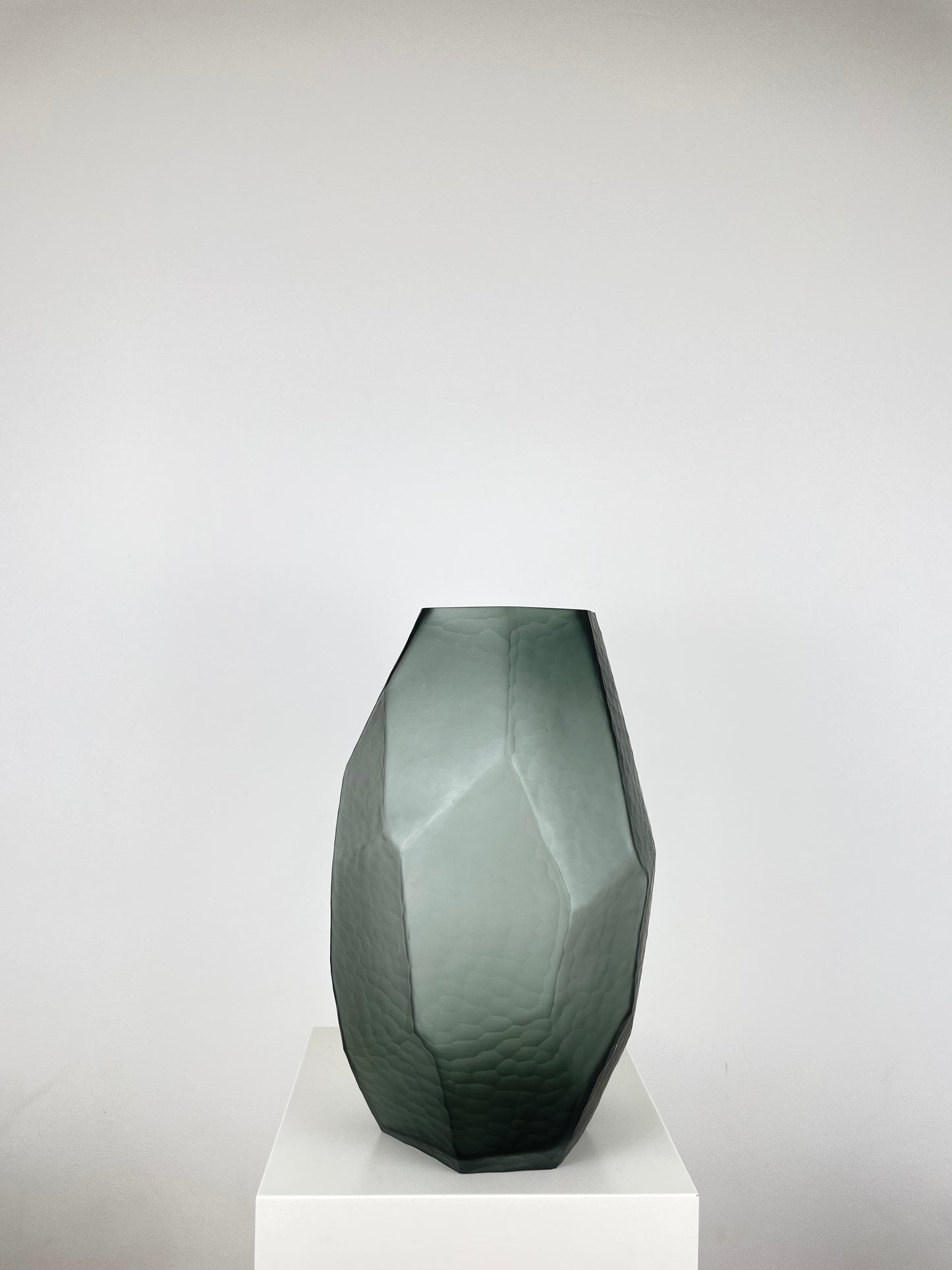 Glasvase, "The Rock medium" mundgeblasen, grau, 33cm