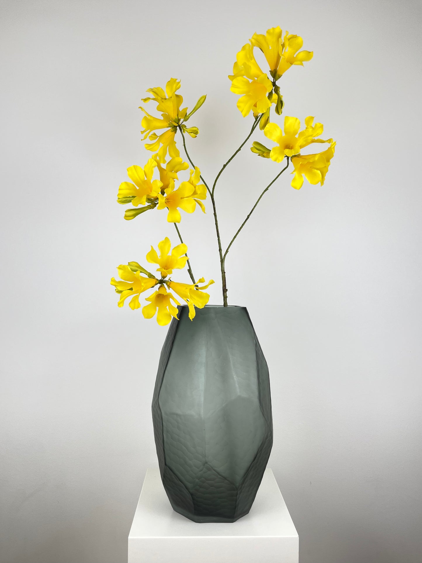 Glasvase, "The Rock medium" mundgeblasen, grau, 33cm