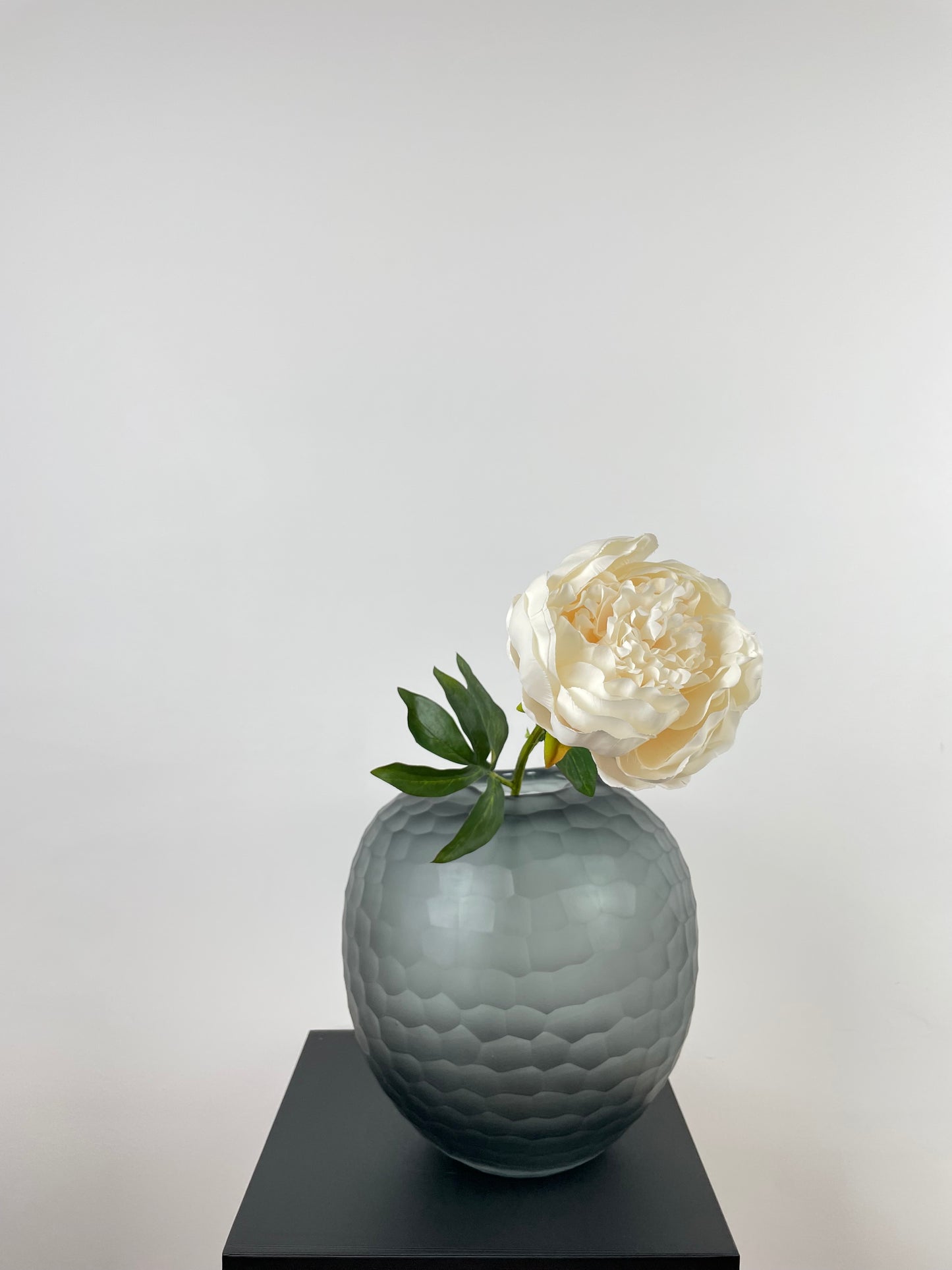 Artificial peony, white-cream, 52cm