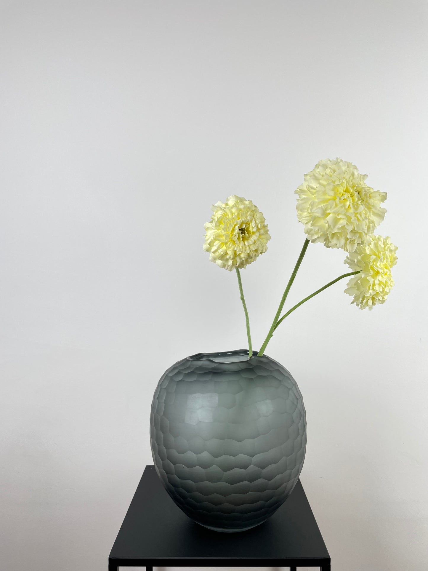 Artificial marigolds, white-cream, 63cm