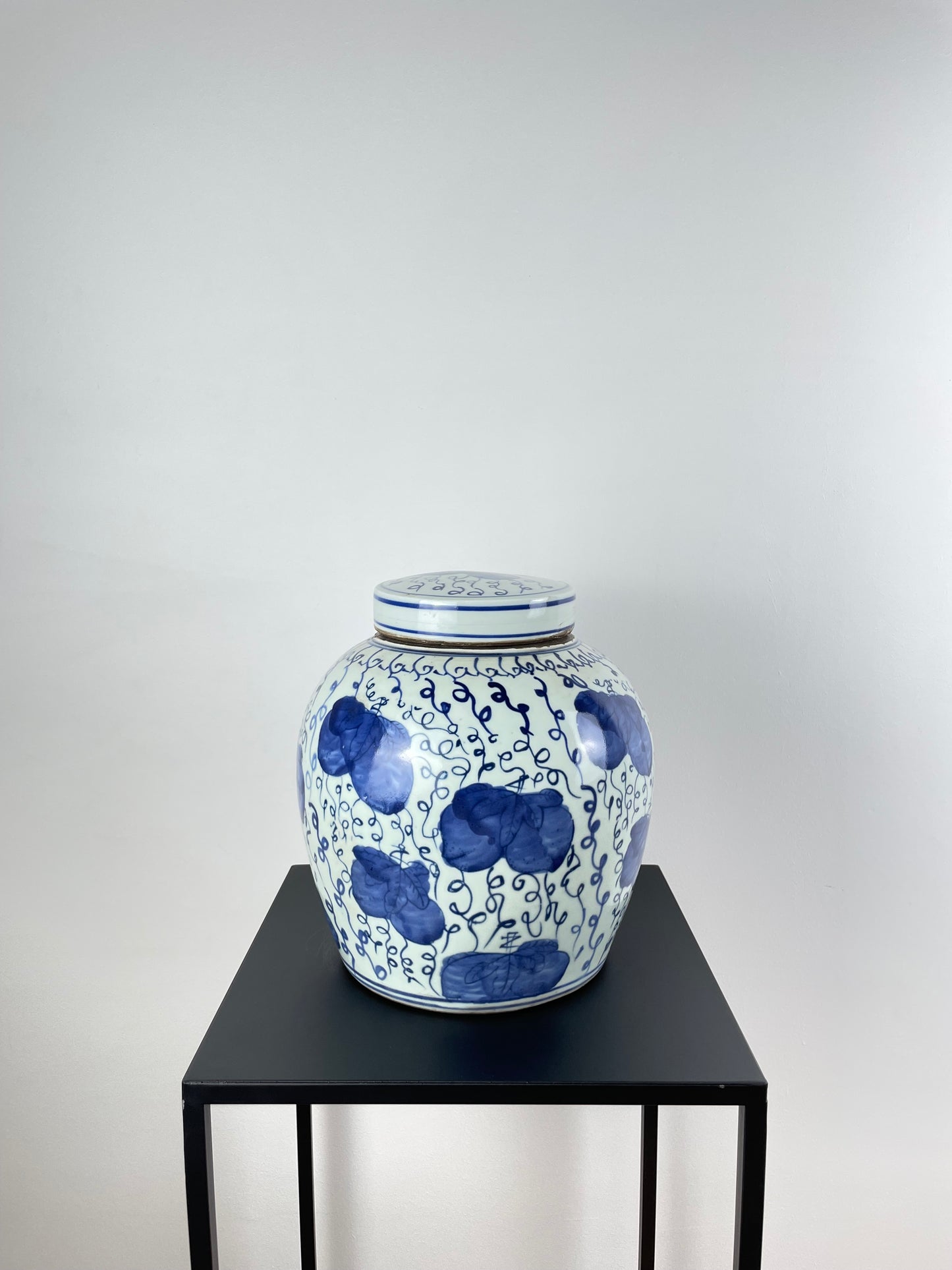 Porzellan Deckelvase, Ingwervase, weiß blau, handbemalt, 24cm