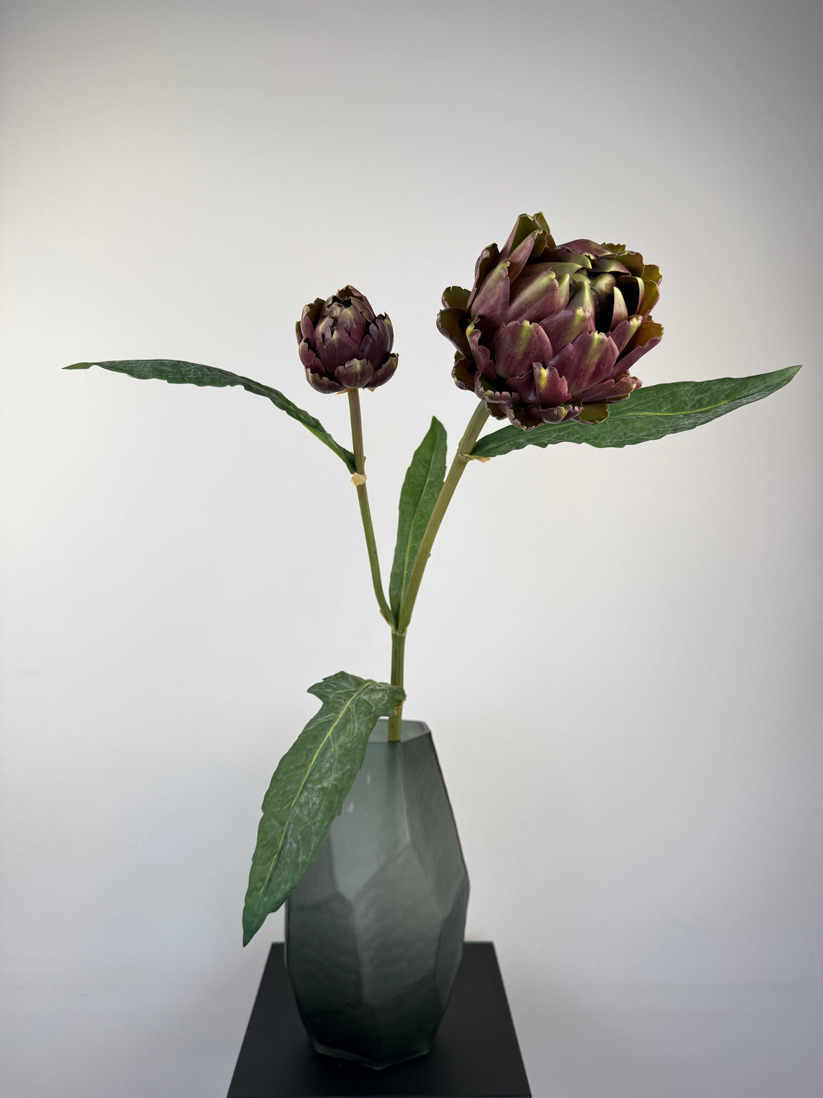 Künstliche Artischocke wie echt, lila, 99cm, Seitenansicht – Silk-ka
