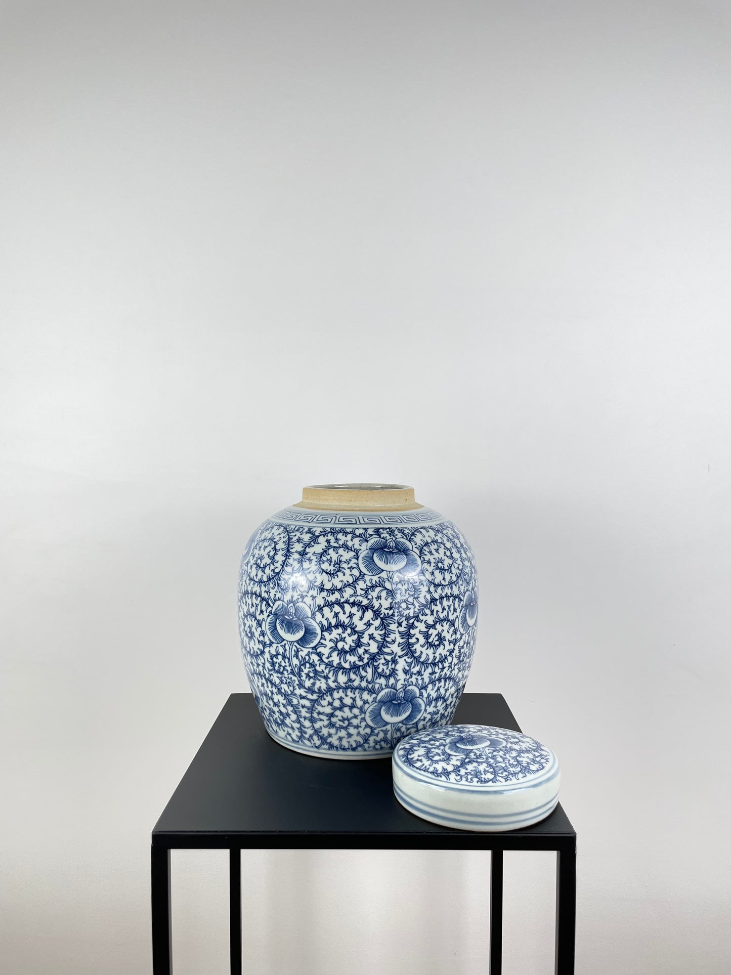 Porzellan Deckelvase, Ingwervase, weiß blau, handbemalt, 22cm
