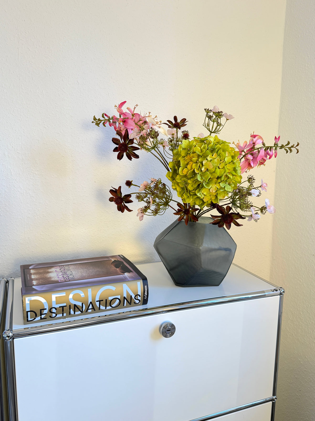 Kunstblumen Bouquet „Wild Romance“ – Hortensie, Mucuna & Sonnenhut wie echt