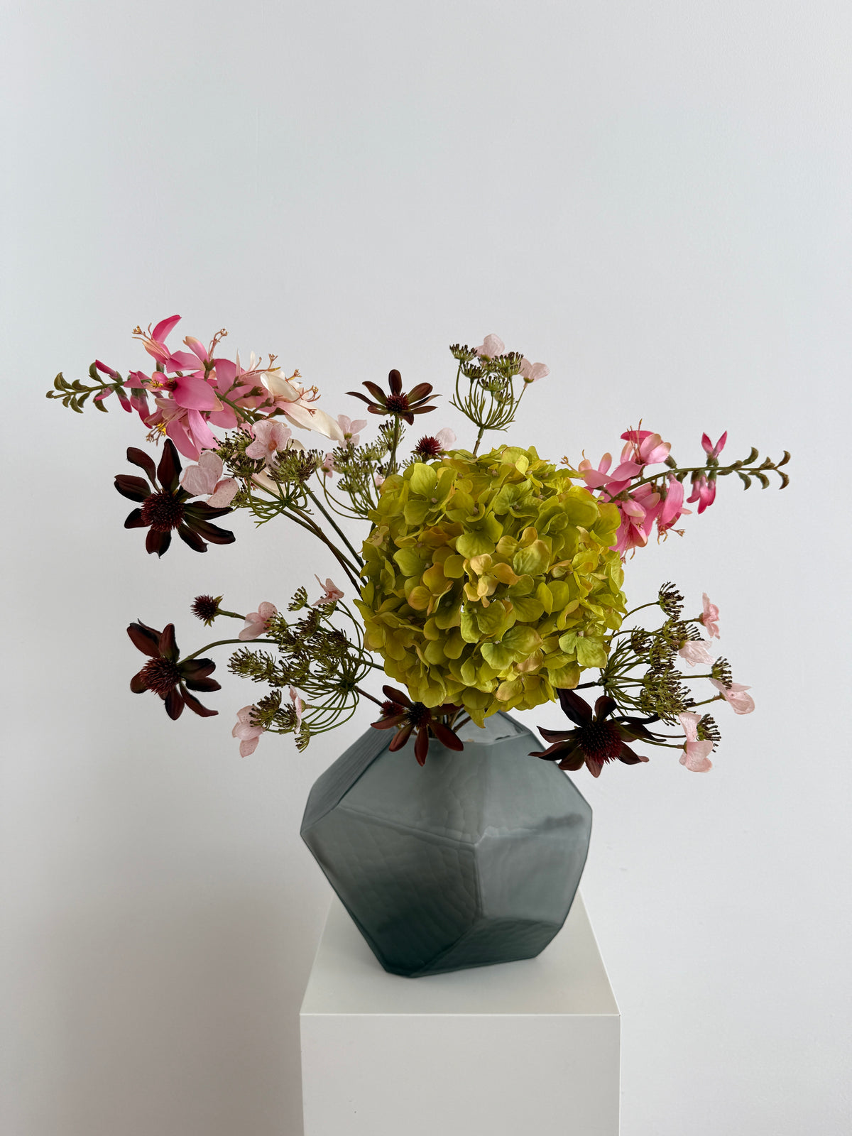 Kunstblumen Bouquet „Wild Romance“ – Hortensie, Mucuna & Sonnenhut wie echt
