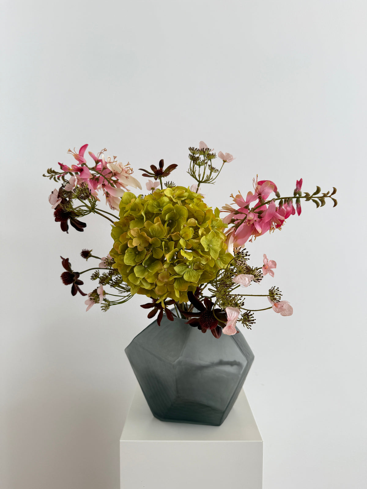 Kunstblumen Bouquet „Wild Romance“ – Hortensie, Mucuna & Sonnenhut wie echt