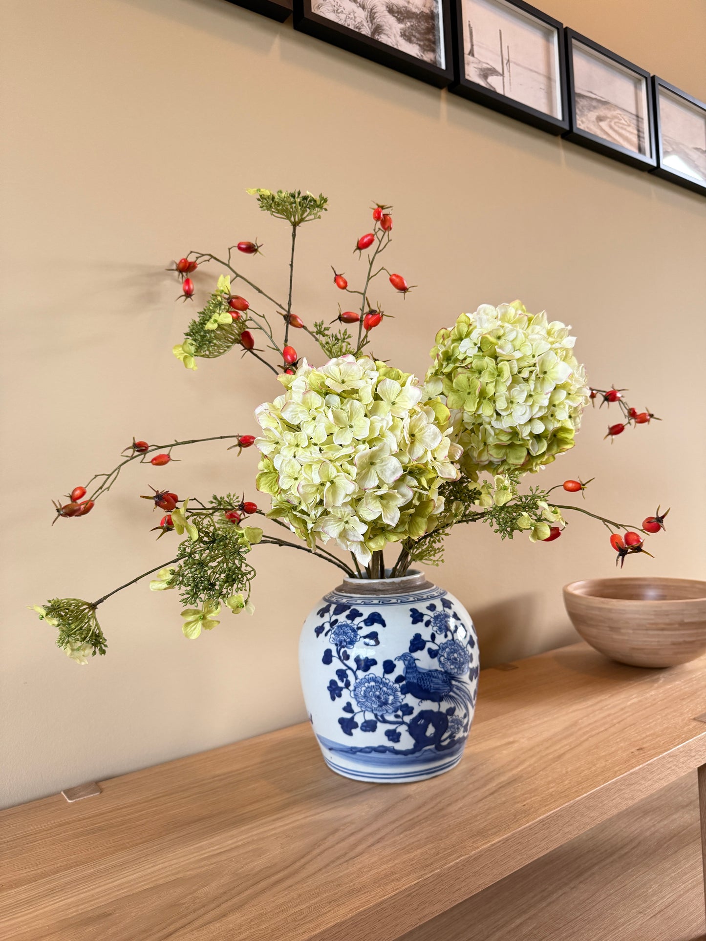 Artificial flower bouquet "Buttercream"