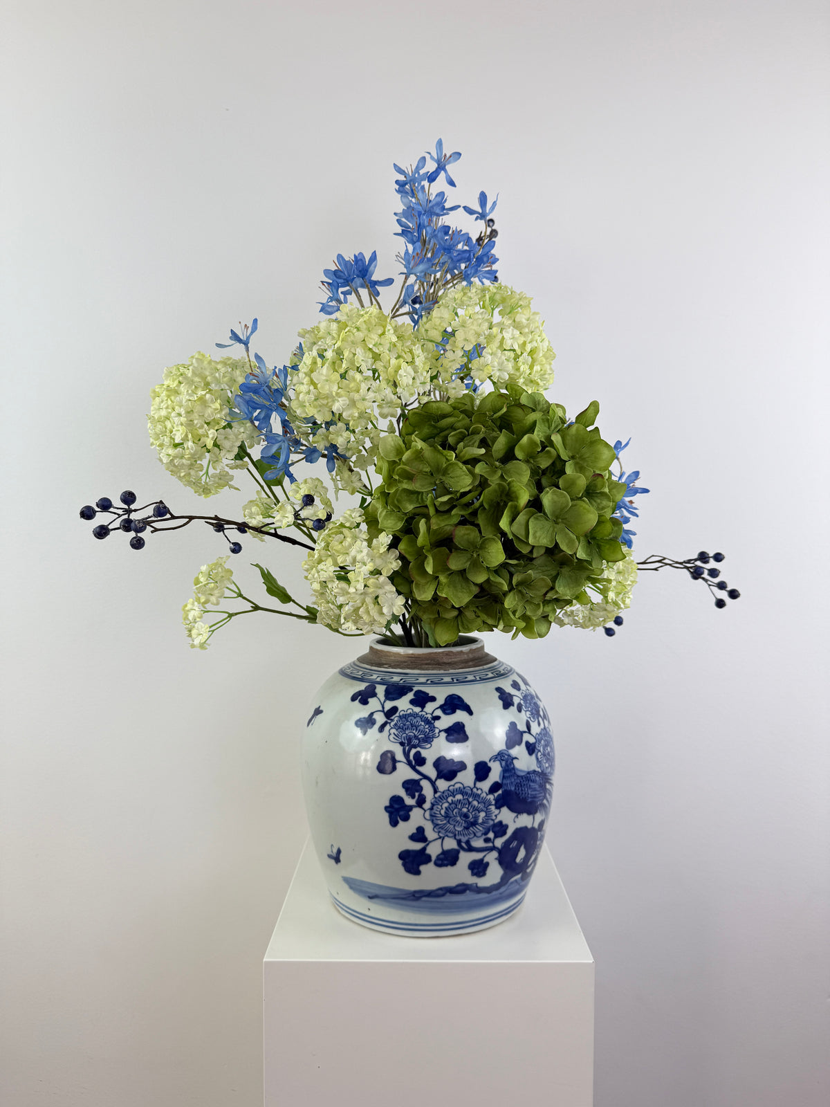 Kunstblumen Bouquet „Blue Love“ – Glockenblume, Hortensie & Schneeball wie echt
